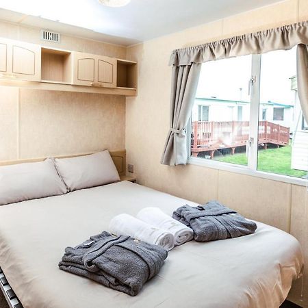 Kings Caravan - Family Groups Only - Very Quiet Park Villa Skegness Exterior photo