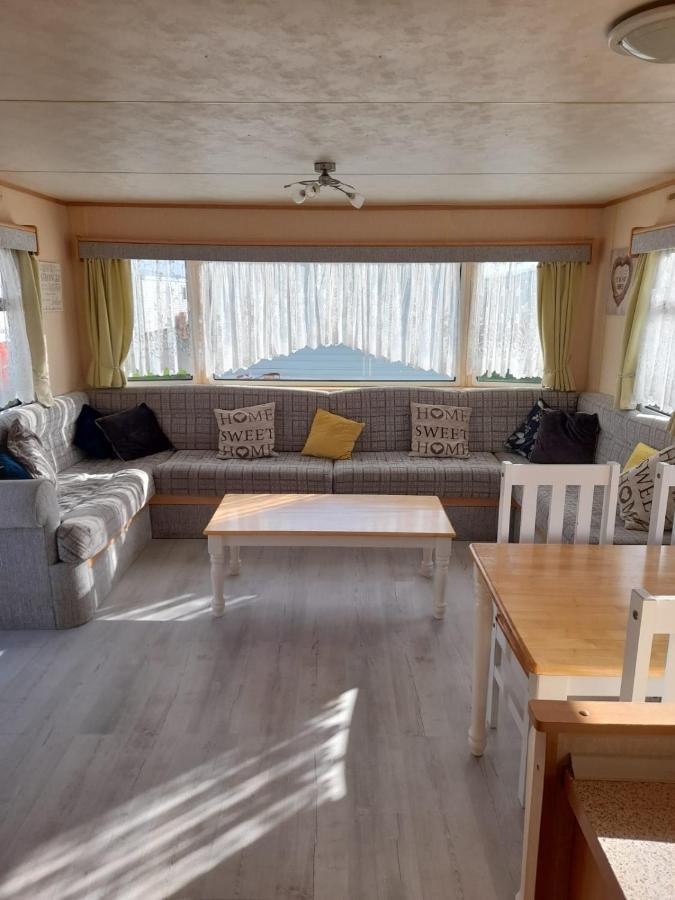 Kings Caravan - Family Groups Only - Very Quiet Park Villa Skegness Exterior photo